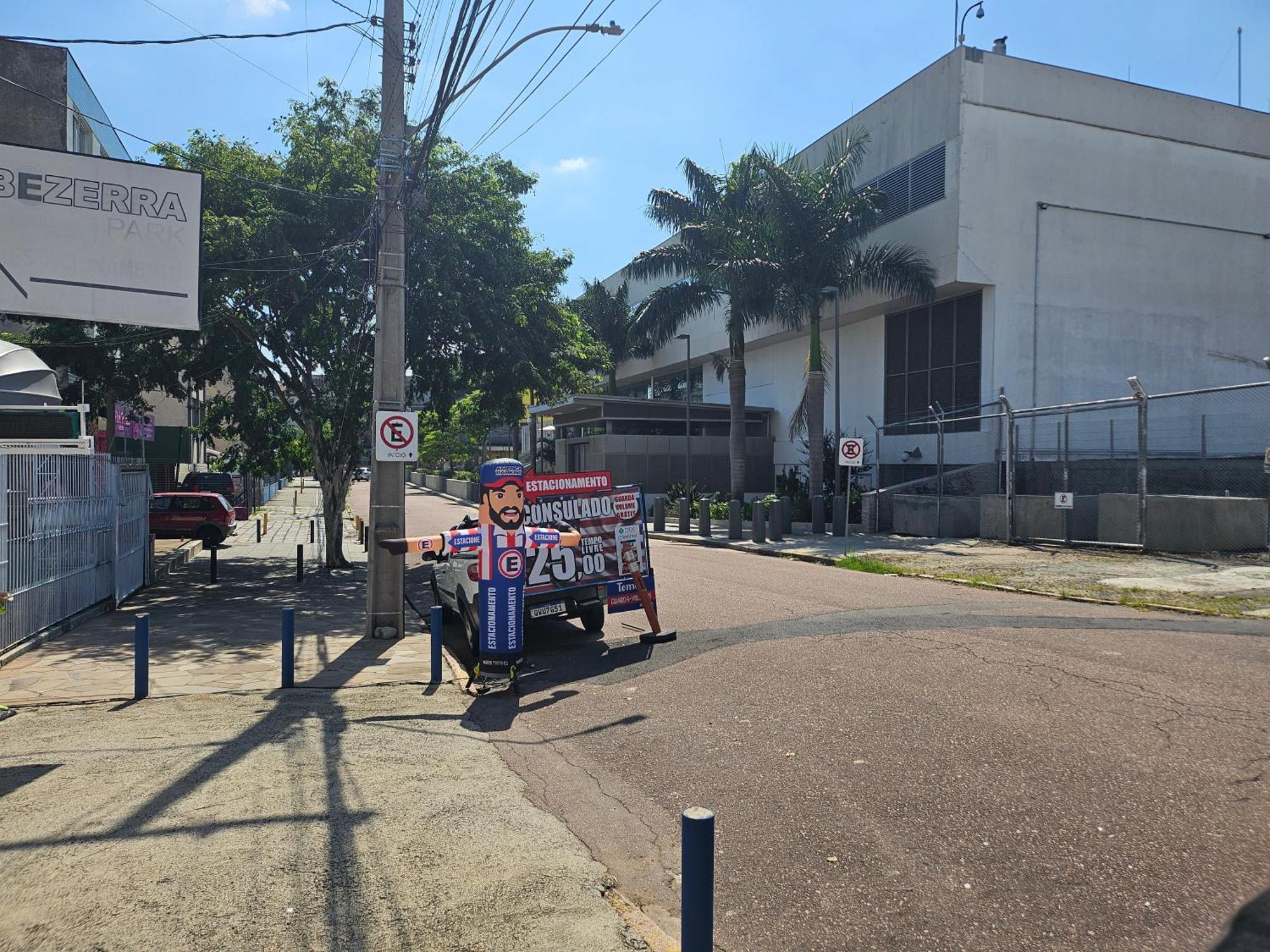 Consulado Americano Apartamento 50 Metros Da Entrada Para Visto Consulado Eua Porto Alegre Com Garagem Luaran gambar